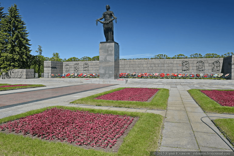 Пискаревское мемориальное кладбище в санкт петербурге